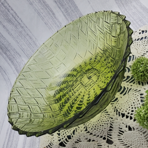 Indiana Glass Accents Vintage Indiana Glass Green Basket Weave Bowl Poshmark